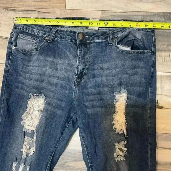 VIP jeans distressed with lace accents straight leg size 15/16 - Picture 6 of 6